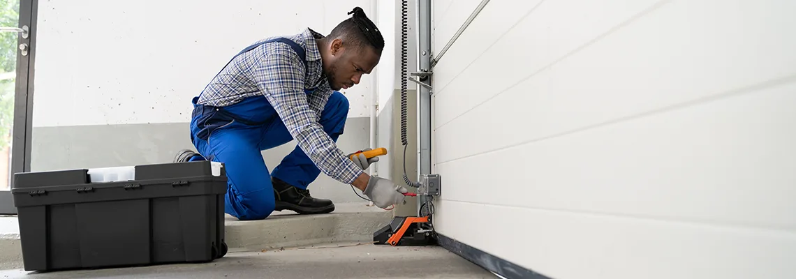 Repair Garage Door Not Closing But Light Flashing in Valrico, FL