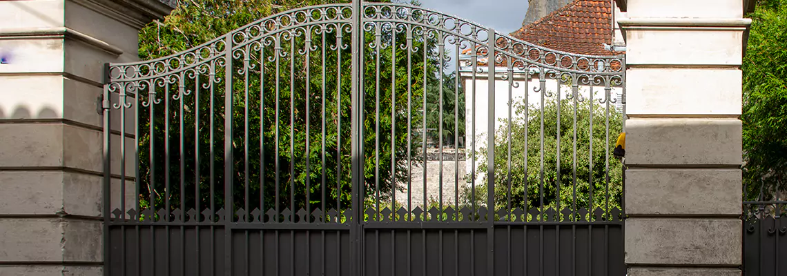 Wooden Swing Gate Repair in Valrico, FL